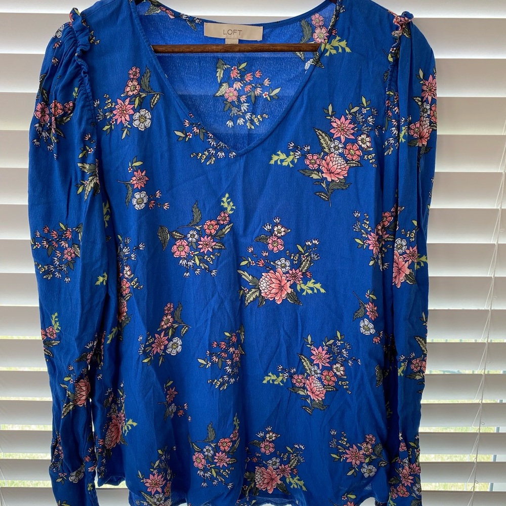 Loft brand cheery floral top with detailed sleeves